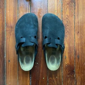 Black Suede Birkenstock Boston Slides/Clogs Sz. 39 Men / Sz. 7 Men / Sz. 8 Women